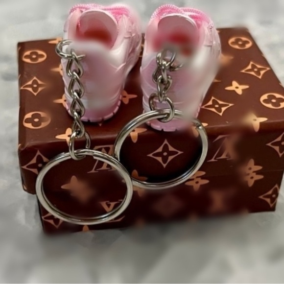 Mini 3D Sneaker Keychains! - Picture 5 of 6